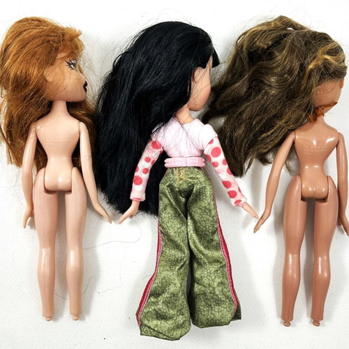 Bratz dolls pack of 7 with official Bratz accessory pouch used