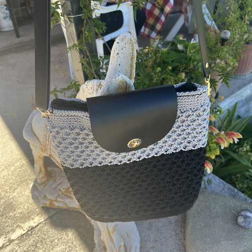 Handmade knitted shoulder bag crossbody gray and black like new