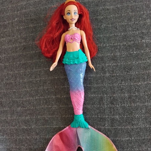 Disney Princess Swim & Splash Ariel doll like new, Mattel HPD43