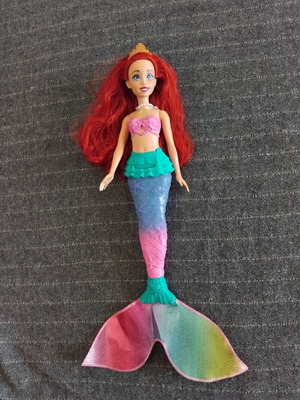 Κούκλα Disney Princess Swim & Splash Ariel σαν καινούργιο, Mattel HPD43