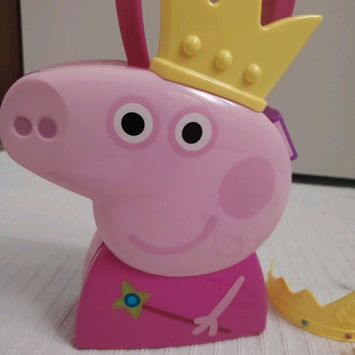 Peppa Pig suitcase like new with accessories