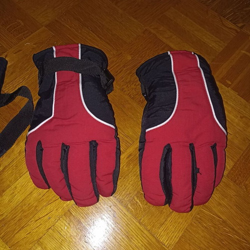 Winter gloves new, pack of 2 pairs in L and M sizes, black and red