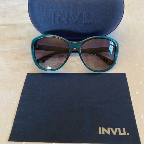 Invu women's sunglasses new, butterfly shape, black and green
