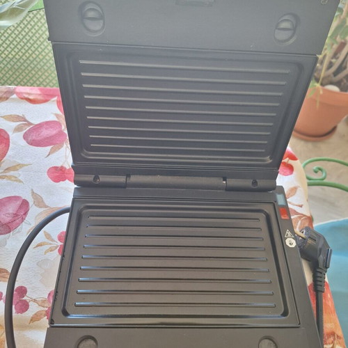 Morris sandwich maker like new, model S1306SM
