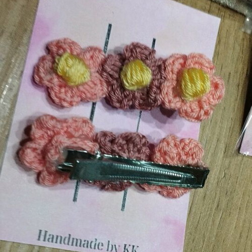 Knitted hair clips new, pack of 2 pieces