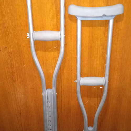 Aluminum children's crutches adjustable height like new