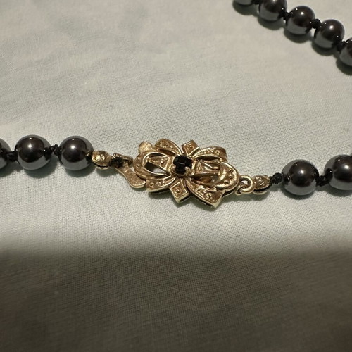 Hematite necklace like new, 46 cm, 14k gold clasp