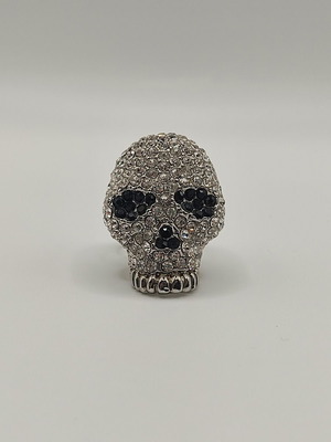 Skull rings with strass like new, set of 2 pieces