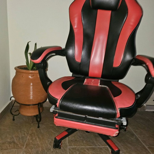 Καρέκλα gaming μεταχειρισμένη με ραγισμένη βάση