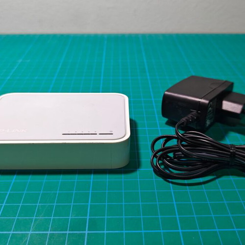 TP-Link 5-Port 10/100Mbps Desktop Switch used, model TL-SF1005D