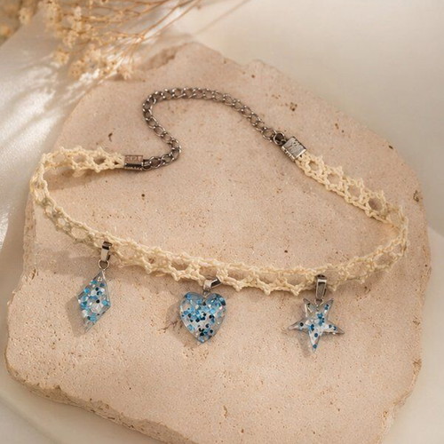 Knitted choker new with blue charms