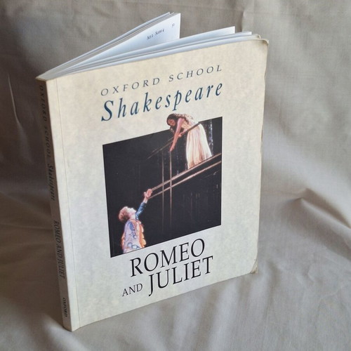 Oxford School Shakespeare Romeo and Juliet book like new, English