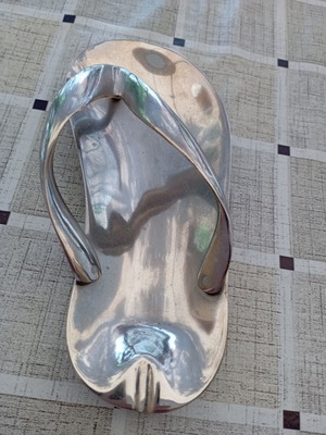 Metal ashtray sagionara like new, 230 grams, 21x9x5 cm