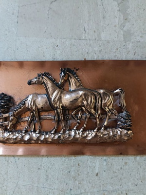 Bronze wall plaque with 3 horses