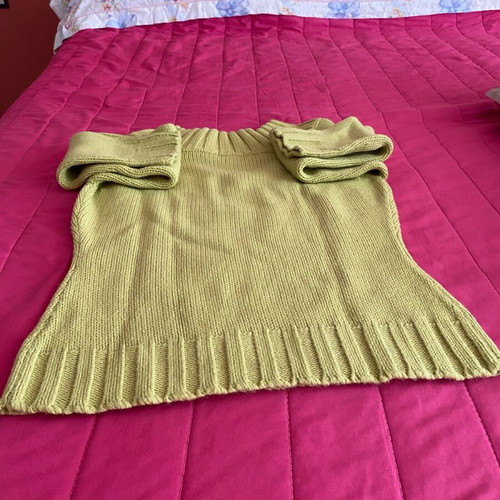 Naf Naf pullover like new, green, medium size with slim fit