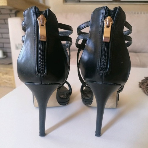 Sedici black sandals used, size 37, with straps and zipper