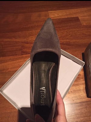 Envie Shoes grey velvet pumps like new, size 37