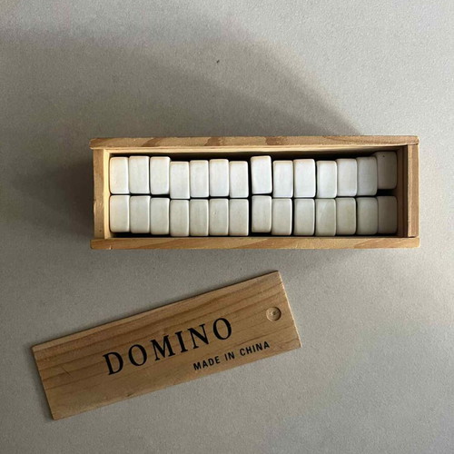 Vintage domino game like new, collectible from 2000s
