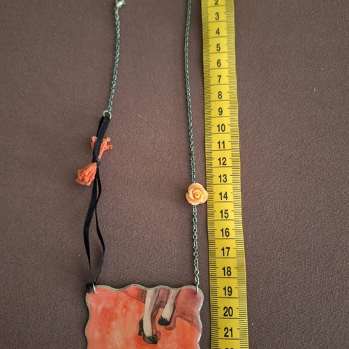 Fo Bijou handmade necklace motif, salmon-orange, like new