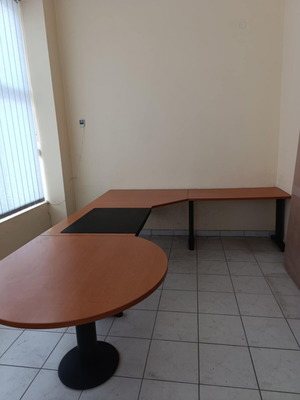 Διευθυντικό γραφείο SATO γωνιακό με προέκταση σαν καινούργιο 3.00x2.40
