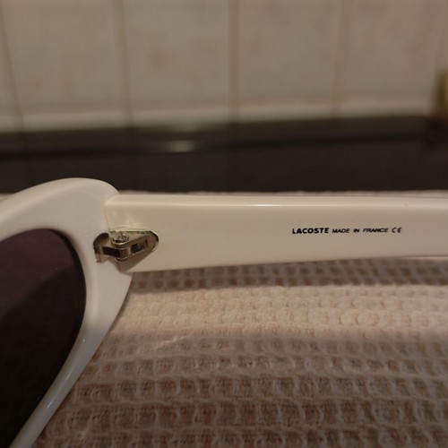 Lacoste vintage Y2K oval sunglasses, like new, burgundy and white