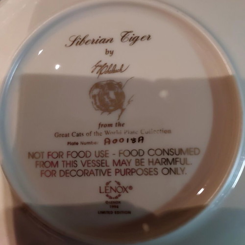 Lenox porcelain plate collectible, like new, Siberian Tiger 1994