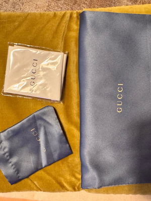 Gucci velvet glasses case like new, blue with gold logo