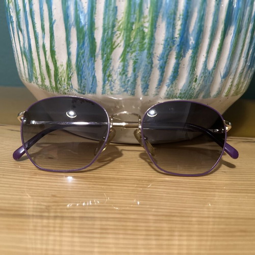 Sunglasses with metal frame like new, purple
