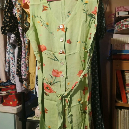 Sleeveless shirt medium size like new
