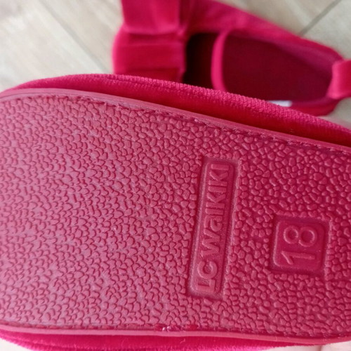 Velvet baby shoes new, size 18