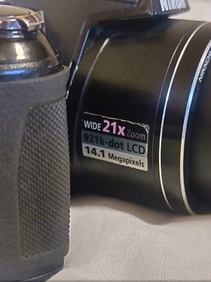 Nikon Coolpix L120 digital camera like new, 14.1Mpix, 21X zoom
