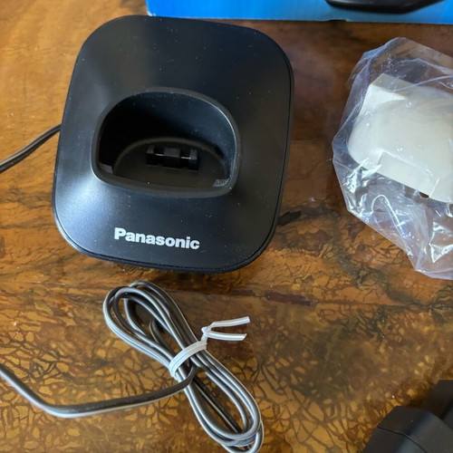 Panasonic cordless phone with many features, barely used