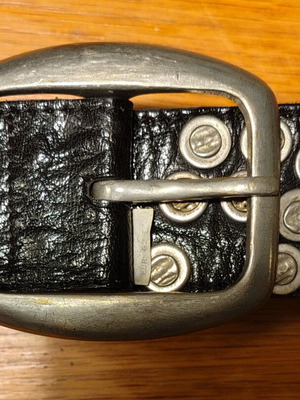 Saddler women's leather belt, black, vintage texture
