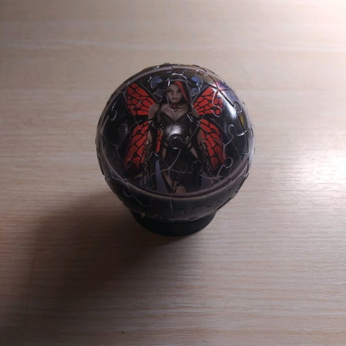 Gothic Puzzle Ball new with 60 pieces and 2 figures