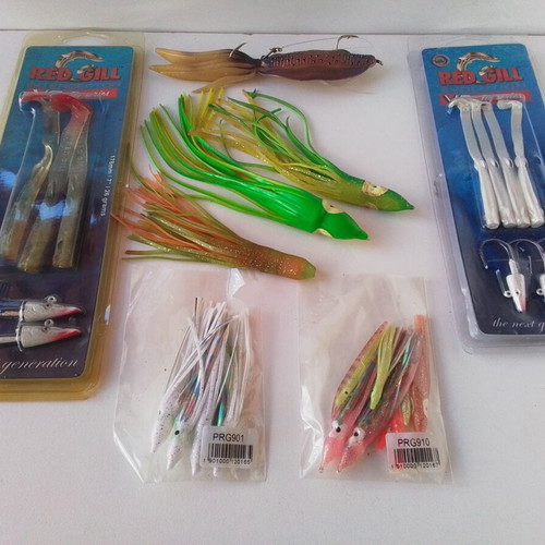 Fishing lure set 20 pieces with Red Gill and Storm silicone baits