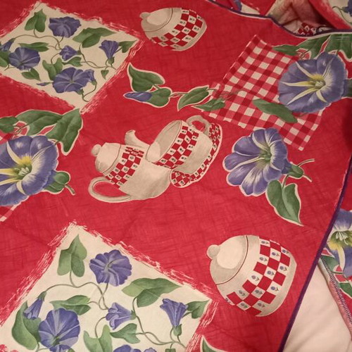 Kitchen set new, 12 pieces, red background with blue