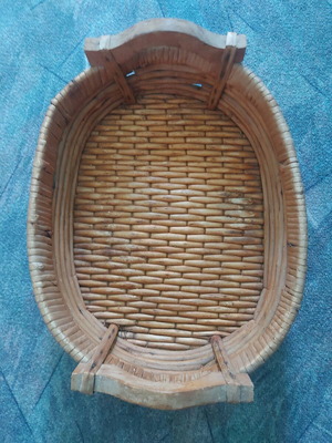 Wicker basket used, dimensions 29x37
