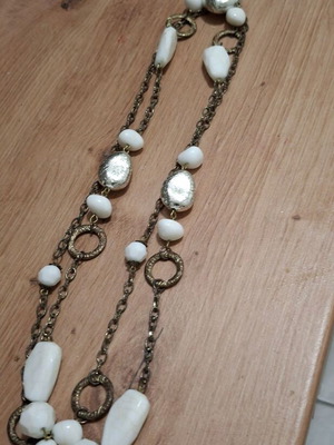 Long necklace like new, white and silver