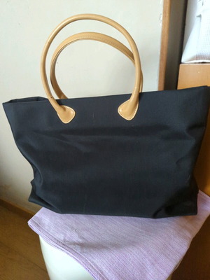 Fabric shoulder bag used, black with beige handles
