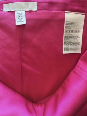 Mini skirt with inner shorts H&M like new, pink, size L