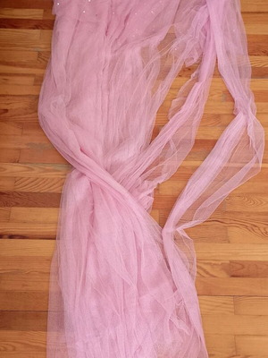 Tulle bed canopy used for single bed