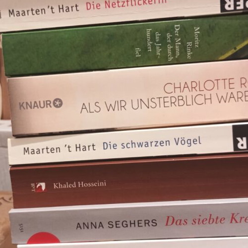 Books like new, pack of 12, German language