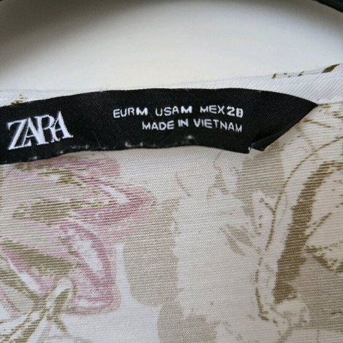 Zara floral shirt like new, size medium