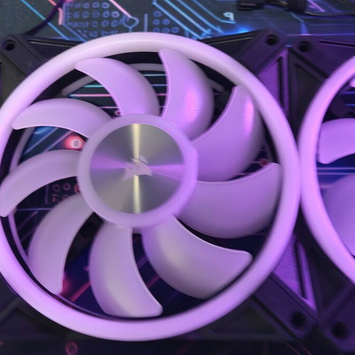 Corsair QL140 Fans like new with dual RGB lighting