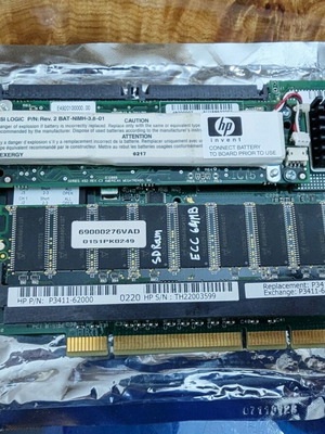 HP SCSI NetRAID-2M RAID controller with battery and 64MB ECC cache