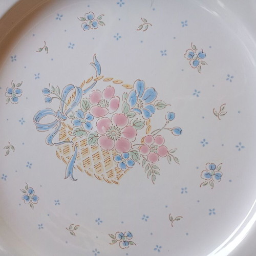 Porcelain plates like new, pack of 9, made in Japan, 27 cm diameter