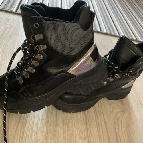 Boots Arvylaki Famous Shoes black, like new