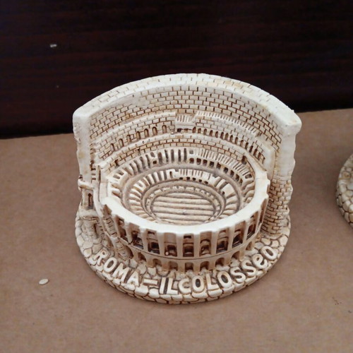 Colosseum decorative set from Rome, like new, pack of 3