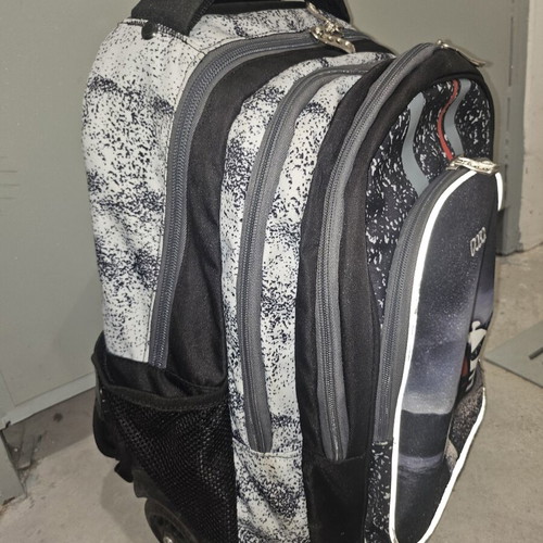 Polo backpack with wheels, 4 zip compartments, 2 mesh side pockets