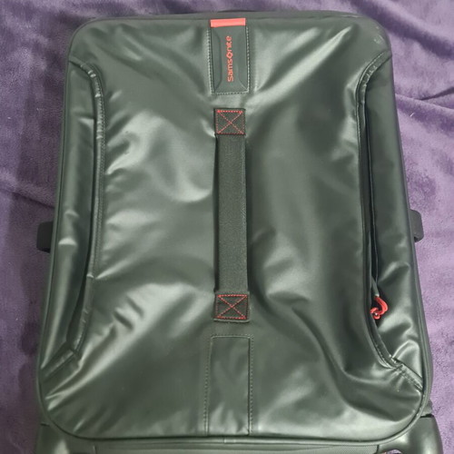 Samsonite Paradiver Light 55 suitcase like new, black